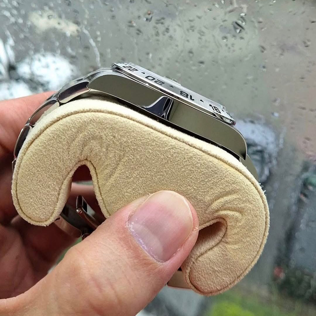 EXPLORER II BLACK 42 MM